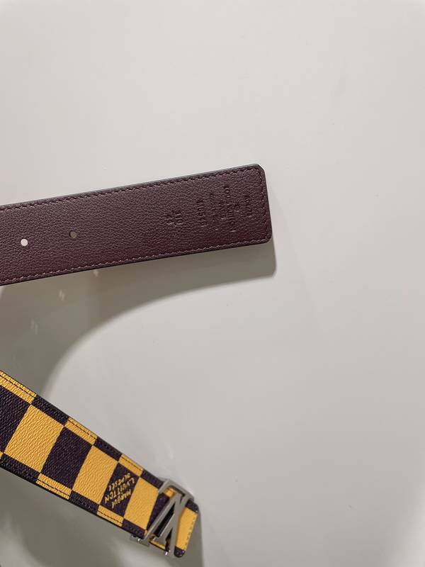 Louis Vuitton 40MM Belt LVB00335